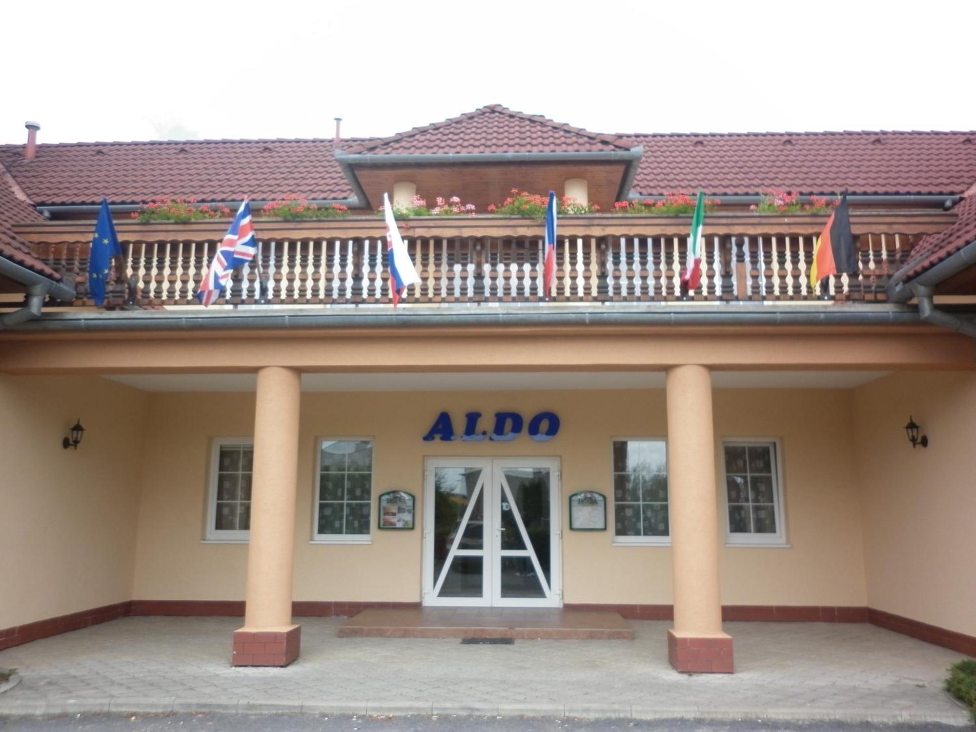 Hotel Aldo Uničov Exteriör bild